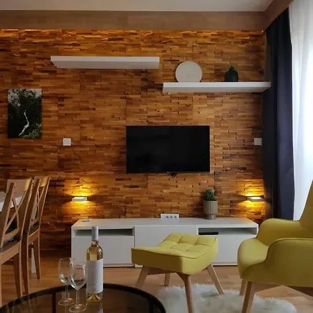 מלון דירות Divcicasa 4*